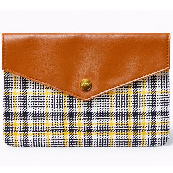 Handbags - 🎁 FREE ADD ON 🎁 Ipsy Makeup Pouch